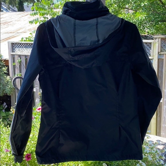 Women’s Columbia Jacket - Picture 2 of 8